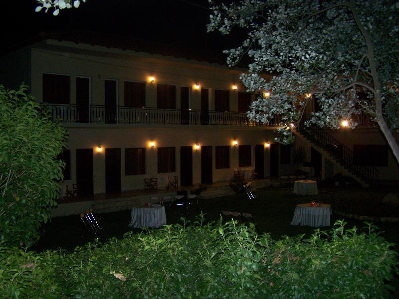 Avaton Hotel Lygourio Buitenkant foto