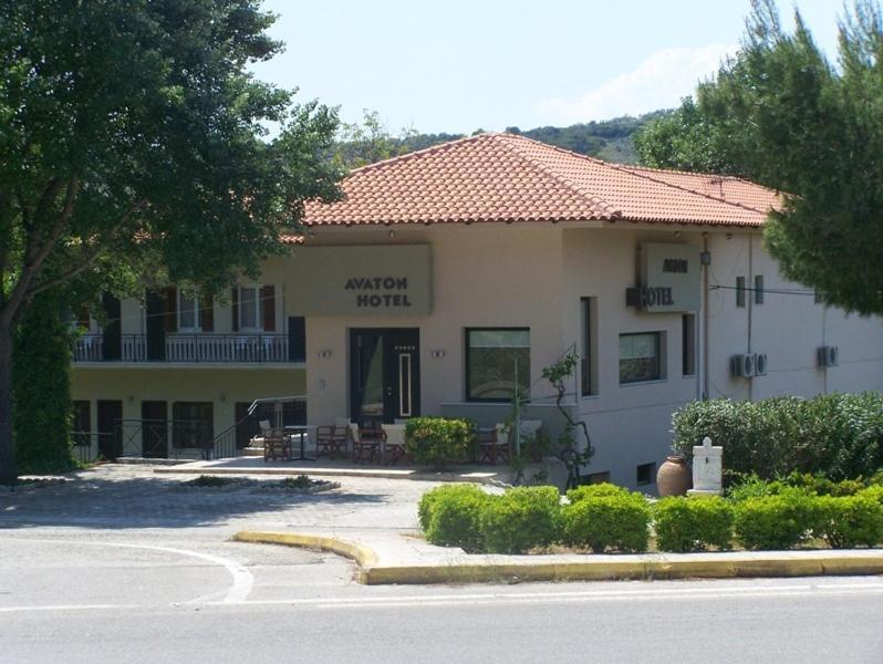 Avaton Hotel Lygourio Buitenkant foto