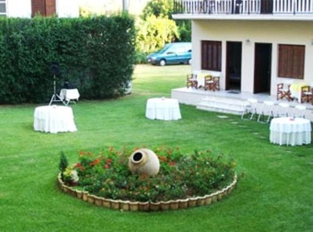 Avaton Hotel Lygourio Buitenkant foto